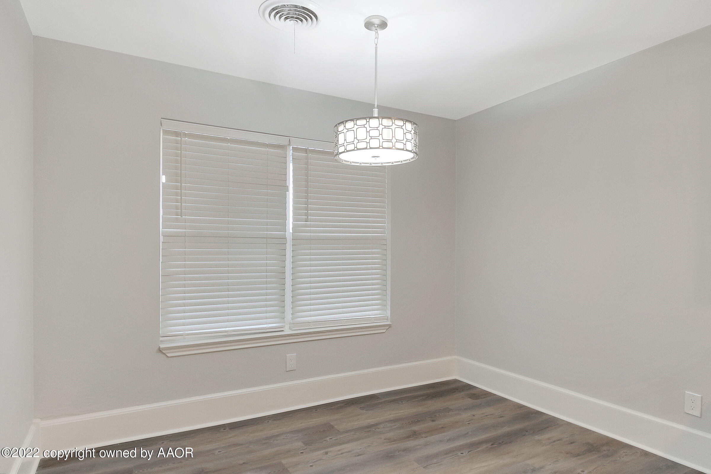 5016 Navajo Trail Amarillo, TX 79110 - Photo 12 of 32 012_Dining Room