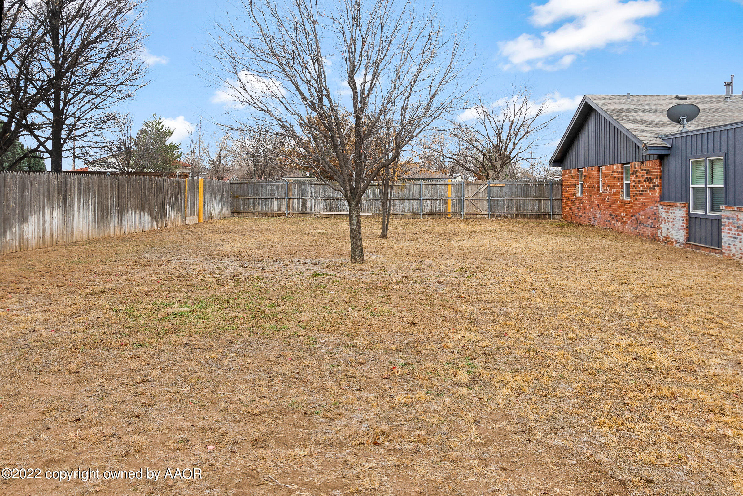 5016 Navajo Trail Amarillo, TX 79110 - Photo 31 of 32 031_Side Yard