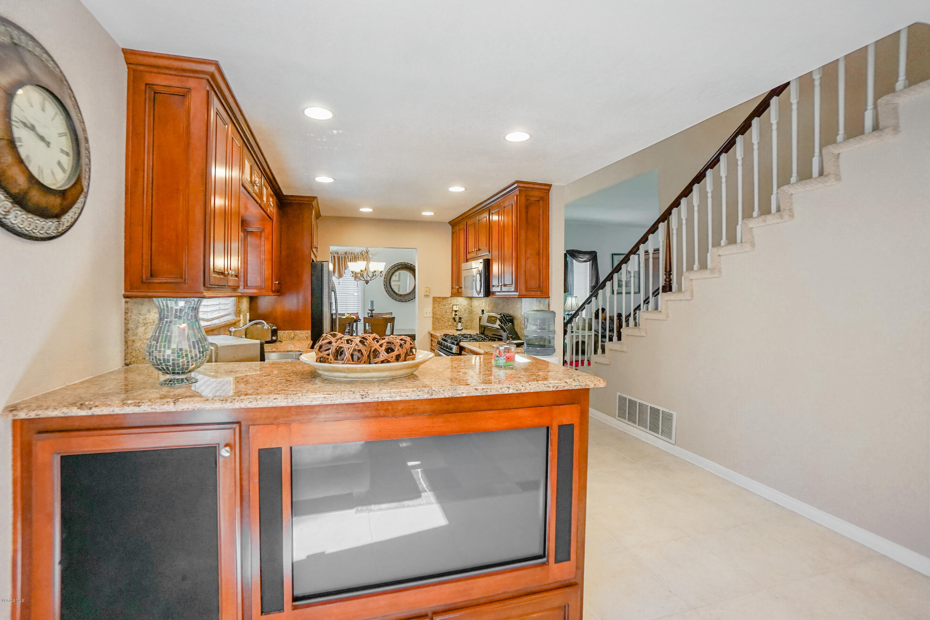 2488 Ridge View Court Simi Valley, CA 93065 - Photo 22 of 43 Simi Valley-36