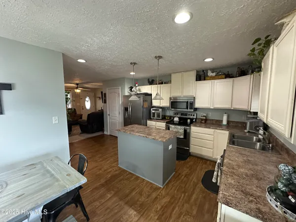 $220,000 | 203 Garriss Street, Conway, NC 27820