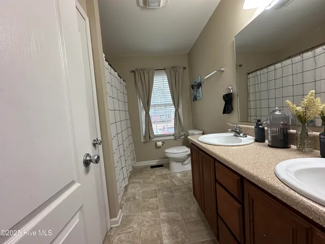 $229,900 | 203 Garriss Street, Conway, NC 27820