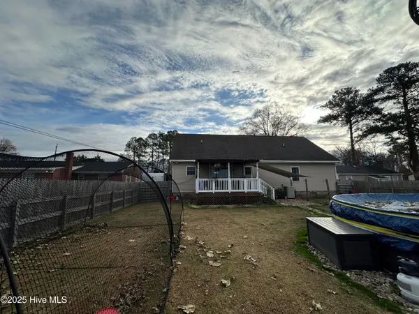 $220,000 | 203 Garriss Street, Conway, NC 27820