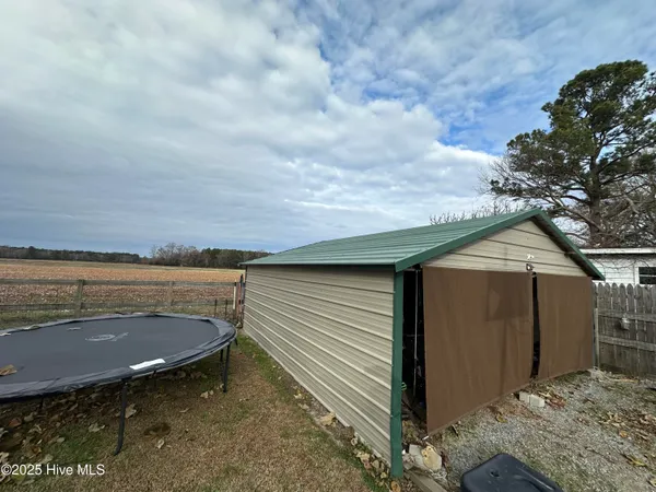 $220,000 | 203 Garriss Street, Conway, NC 27820