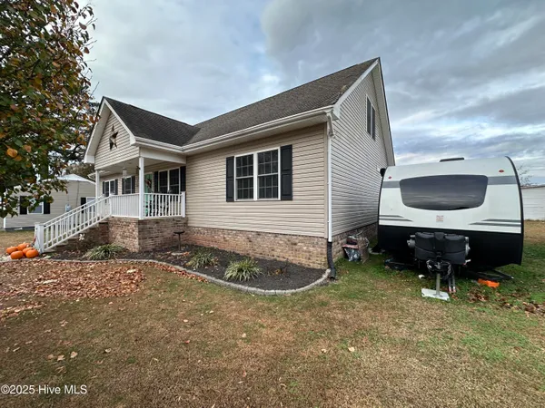 $220,000 | 203 Garriss Street, Conway, NC 27820