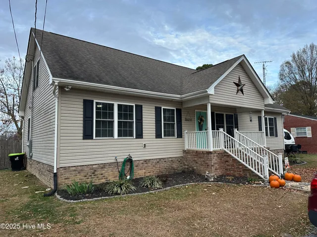 $229,900 | 203 Garriss Street, Conway, NC 27820