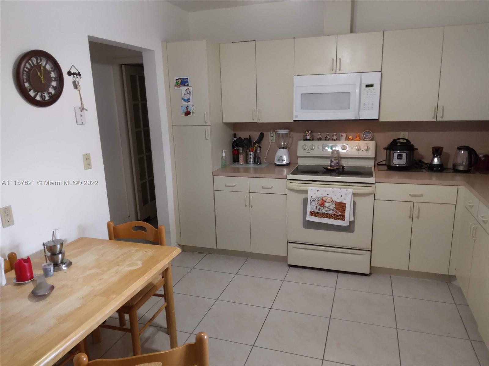 8440 Southwest 12th Street Miami, FL 33144 - Photo 5 of 14