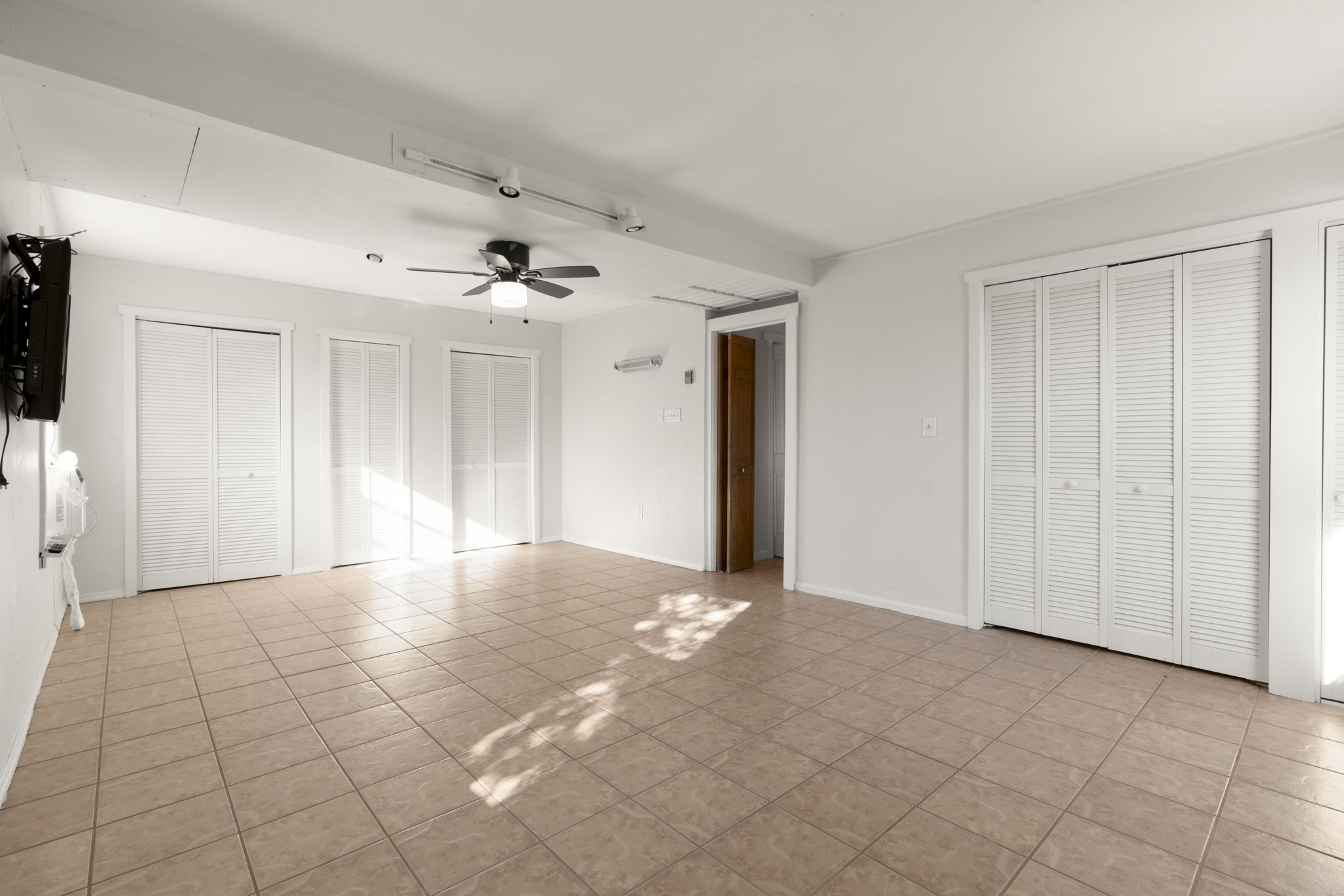 2058 Montell Road Wimberley, TX 78676 - Photo 14 of 35