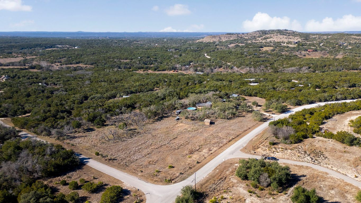 2058 Montell Road Wimberley, TX 78676 - Photo 32 of 35