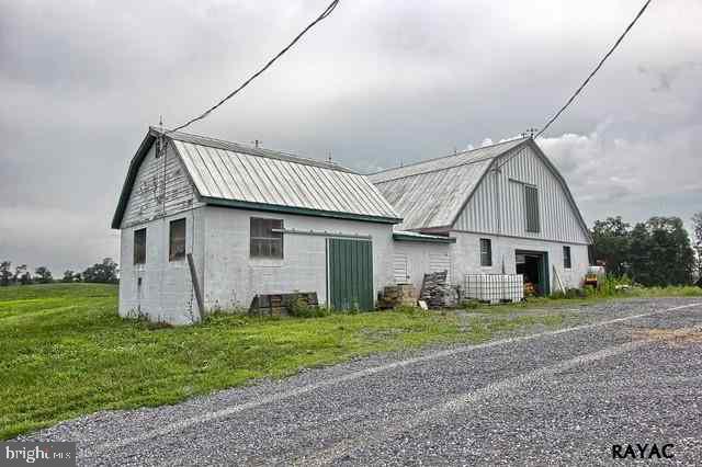 1685 White Hall Road Littlestown, PA 17340 - Photo 11 of 28