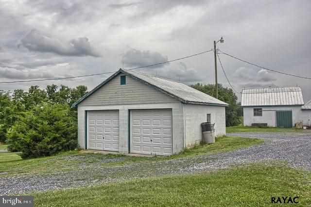 1685 White Hall Road Littlestown, PA 17340 - Photo 14 of 28