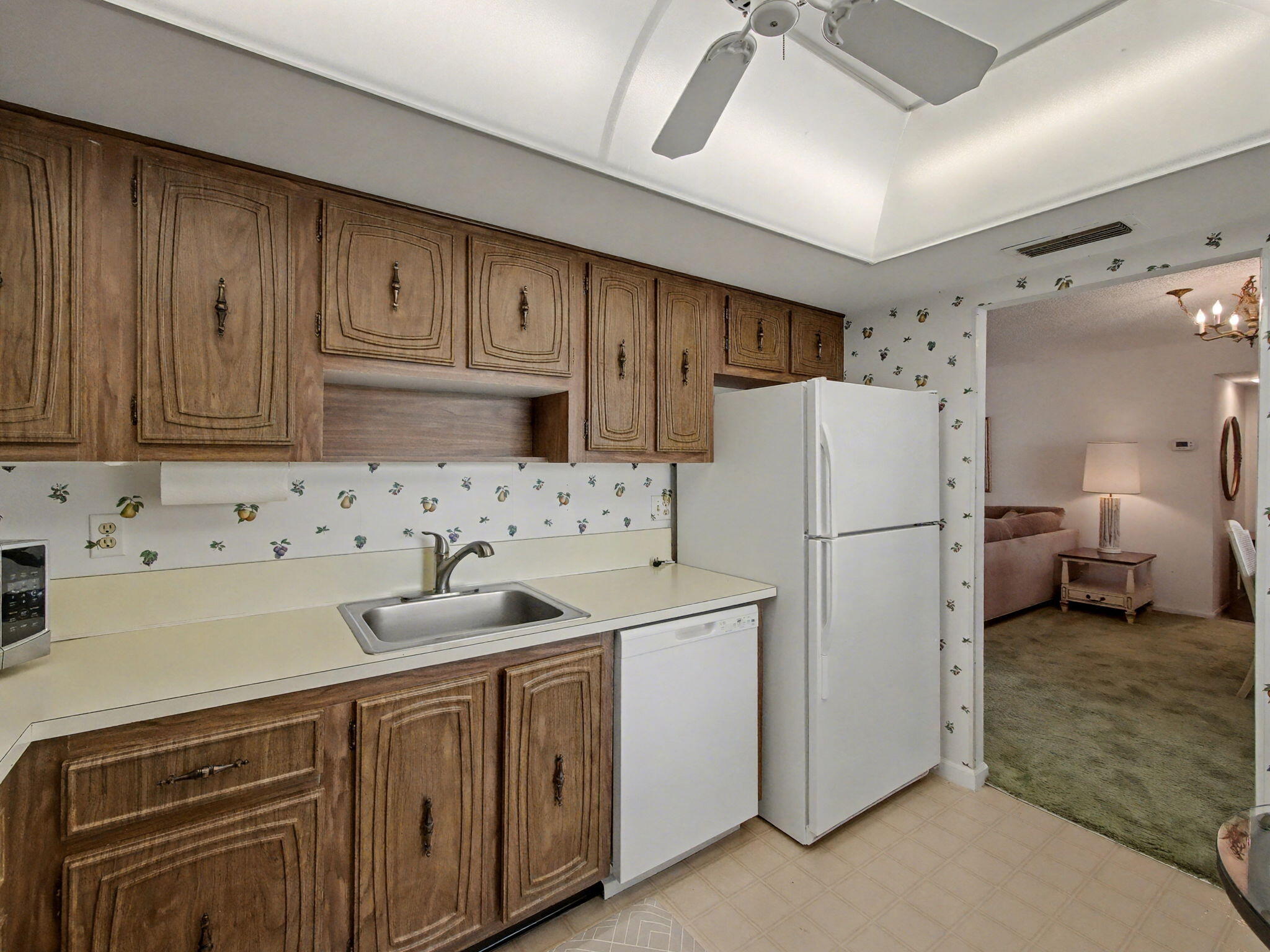 1205 Sandy Lane, Unit 246 Singer Island, FL 33404 - Photo 7 of 30 7-web-or-mls-003