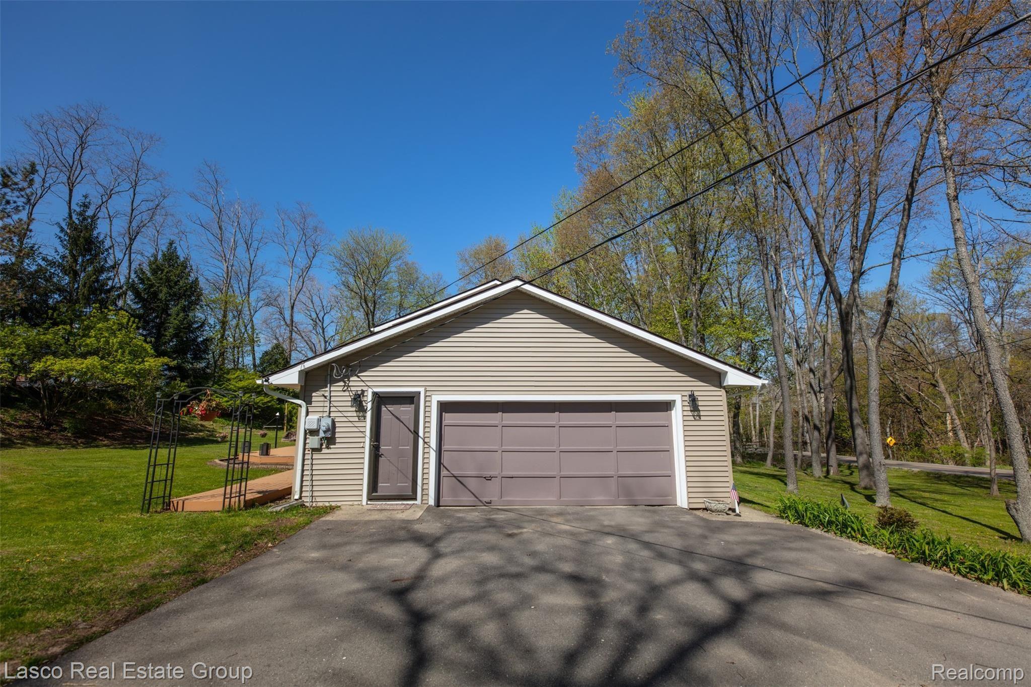 10558 Culver Road Brighton, MI 48114 - Photo 36 of 37 BPF_9448.jpg