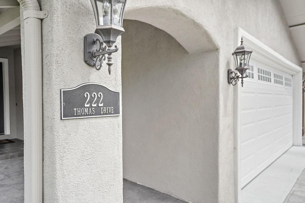 222 Thomas Drive Los Gatos, CA 95032 - Photo 14 of 28 a close up of a wall with a wall