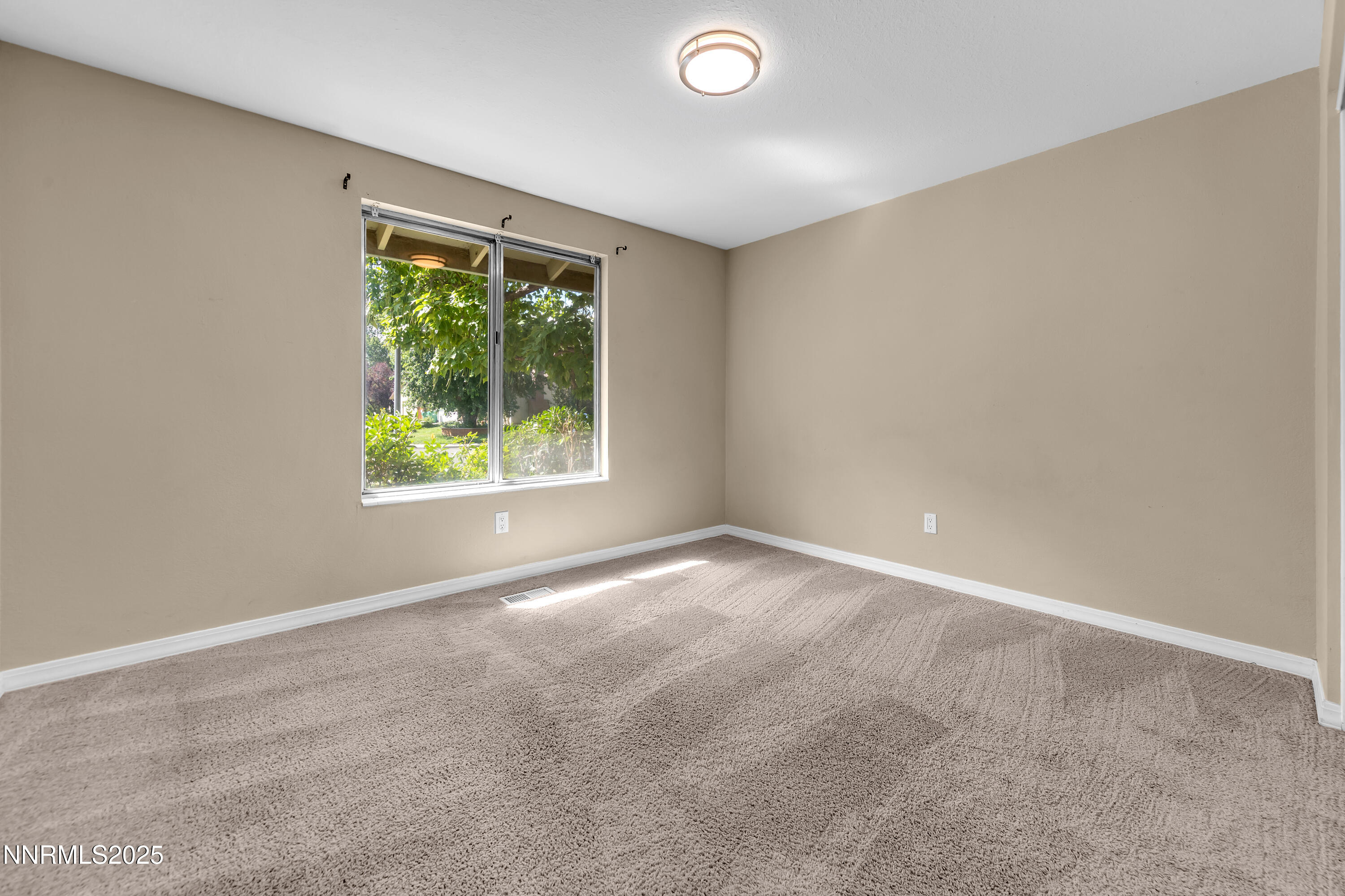 4405 Primavera Avenue Reno, NV 89502 - Photo 28 of 49 Primavera4405-023