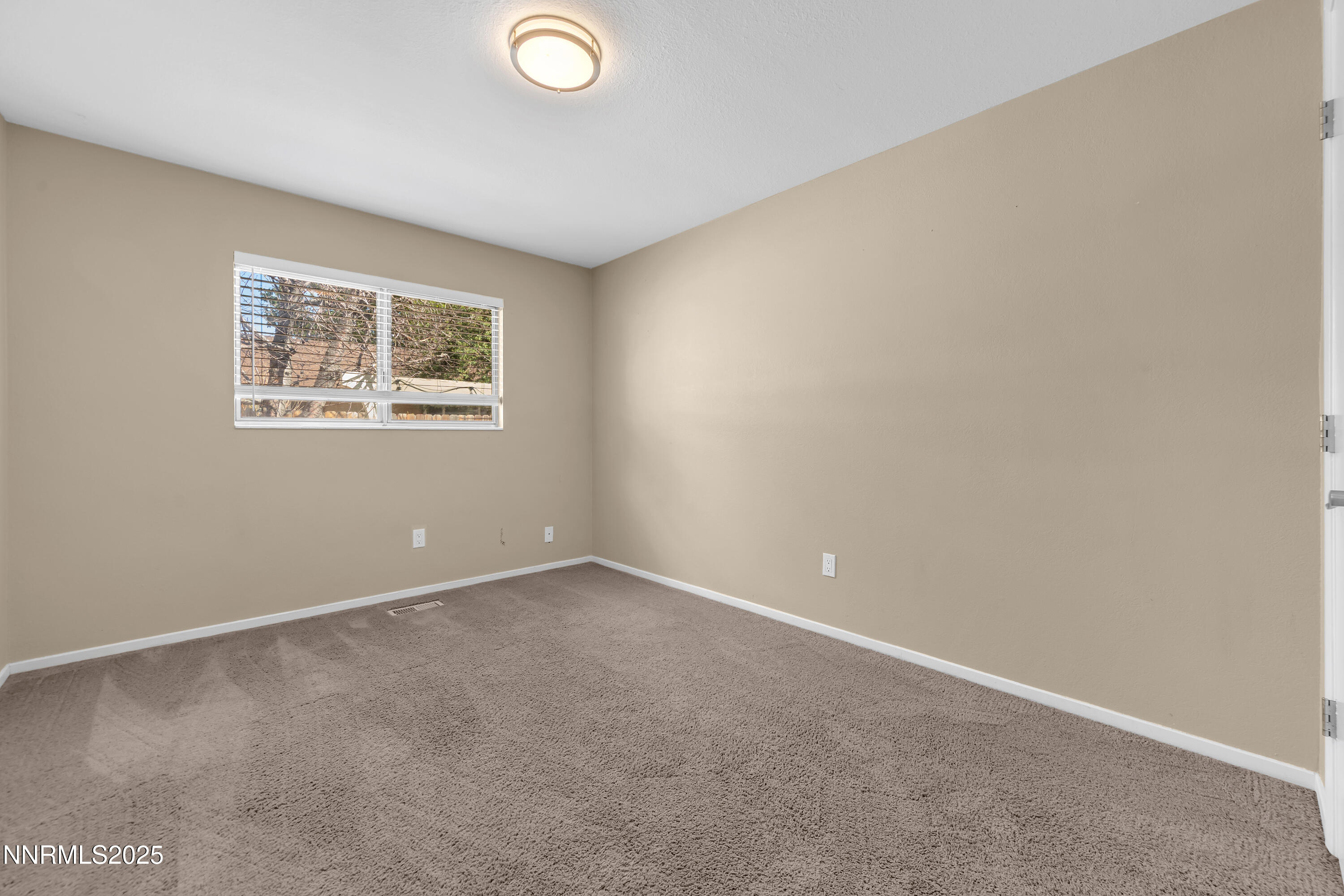 4405 Primavera Avenue Reno, NV 89502 - Photo 33 of 49 Primavera4405-028