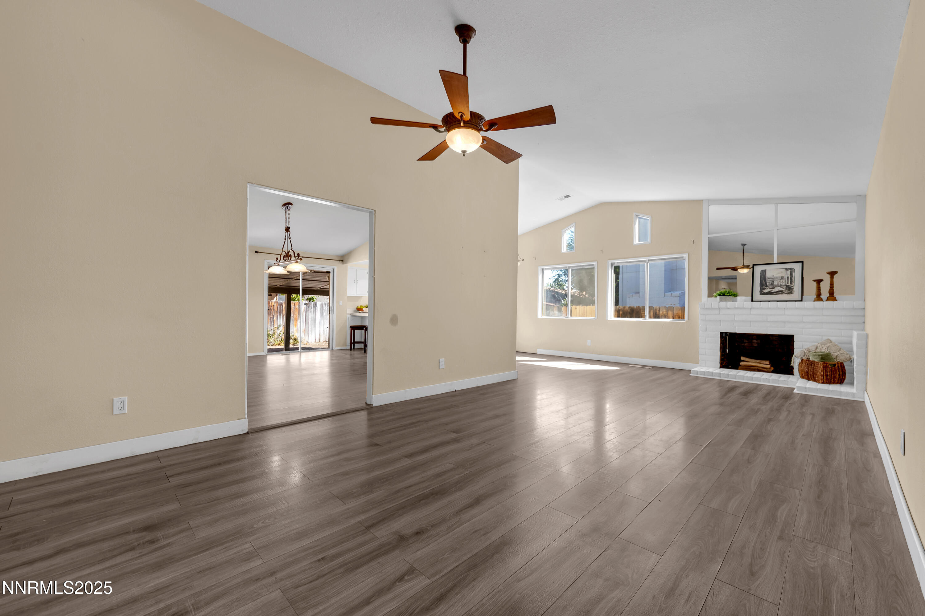 4405 Primavera Avenue Reno, NV 89502 - Photo 4 of 49 Primavera4405-004