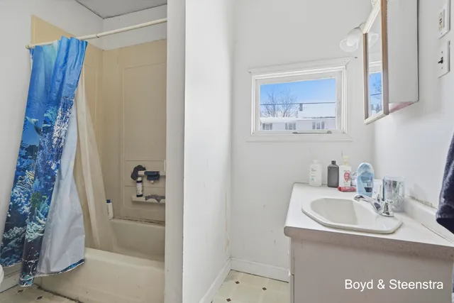 $190,000 | 409 West Maple Street, Wayland, MI 49348