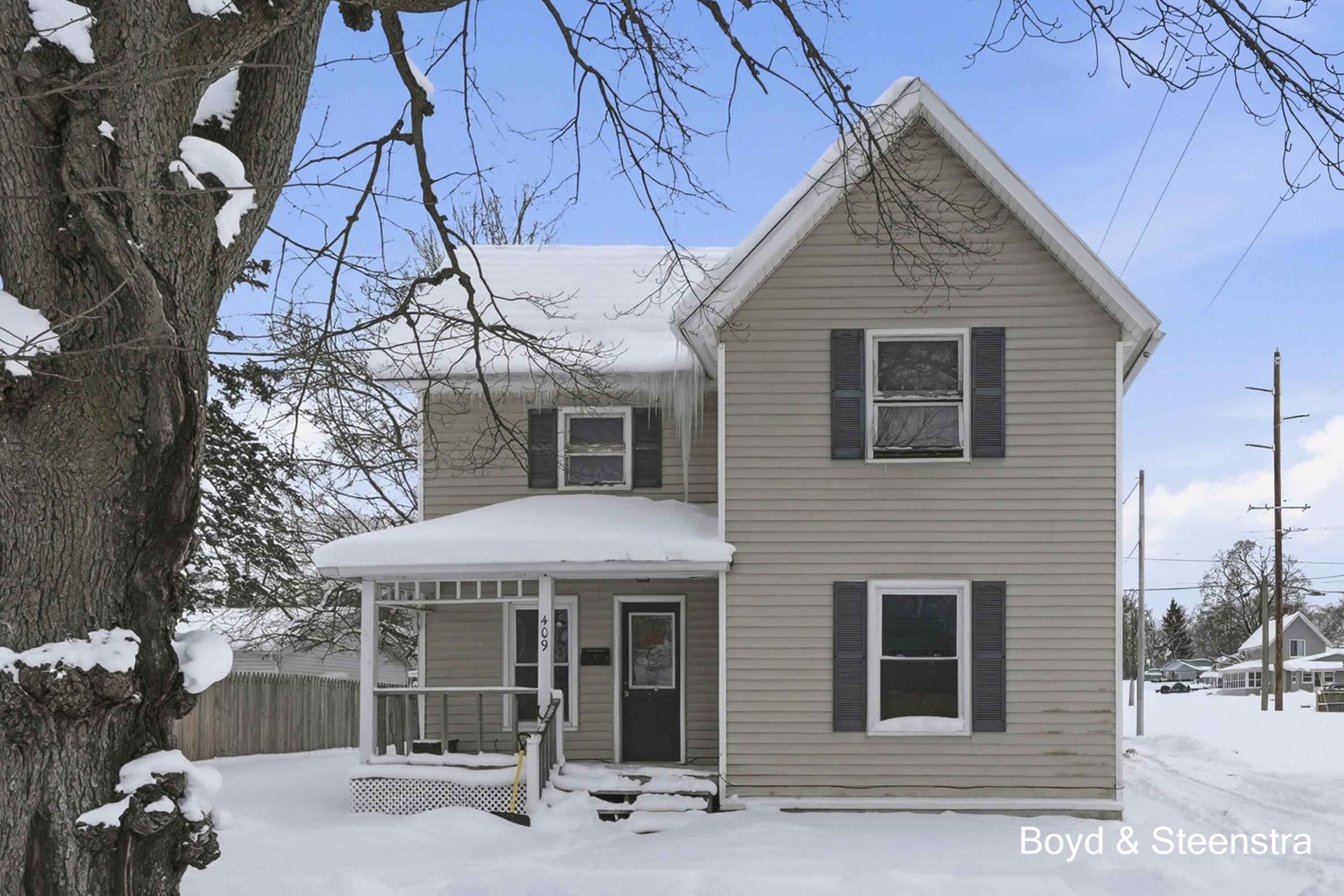 409 West Maple Street Wayland, MI 49348 - Photo 2 of 25 _CR_5558-Edit