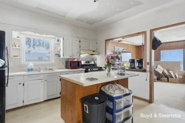 $190,000 | 409 West Maple Street, Wayland, MI 49348