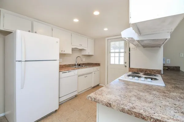 $2,455 | 3039 South Kenneth Place, Tempe, AZ 85282