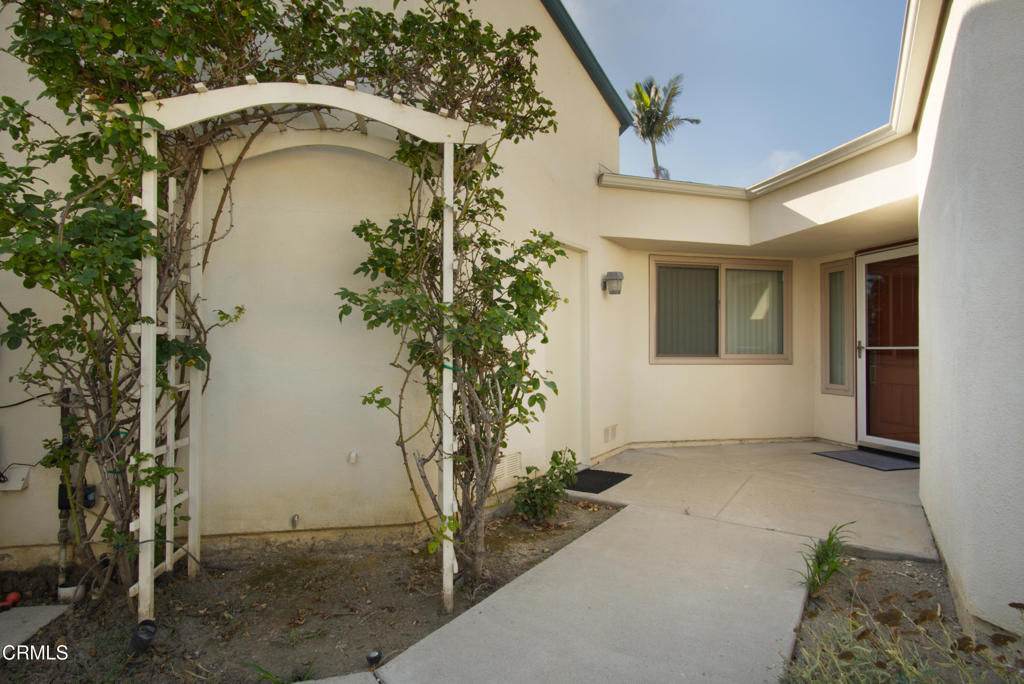 7979 Stone Street Ventura, CA 93004 - Photo 3 of 20 Entrance