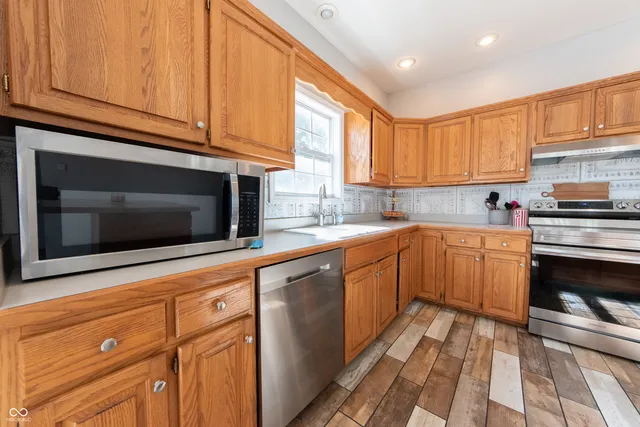 $299,000 | 6001 East Pioneer Place, Columbus, IN 47203