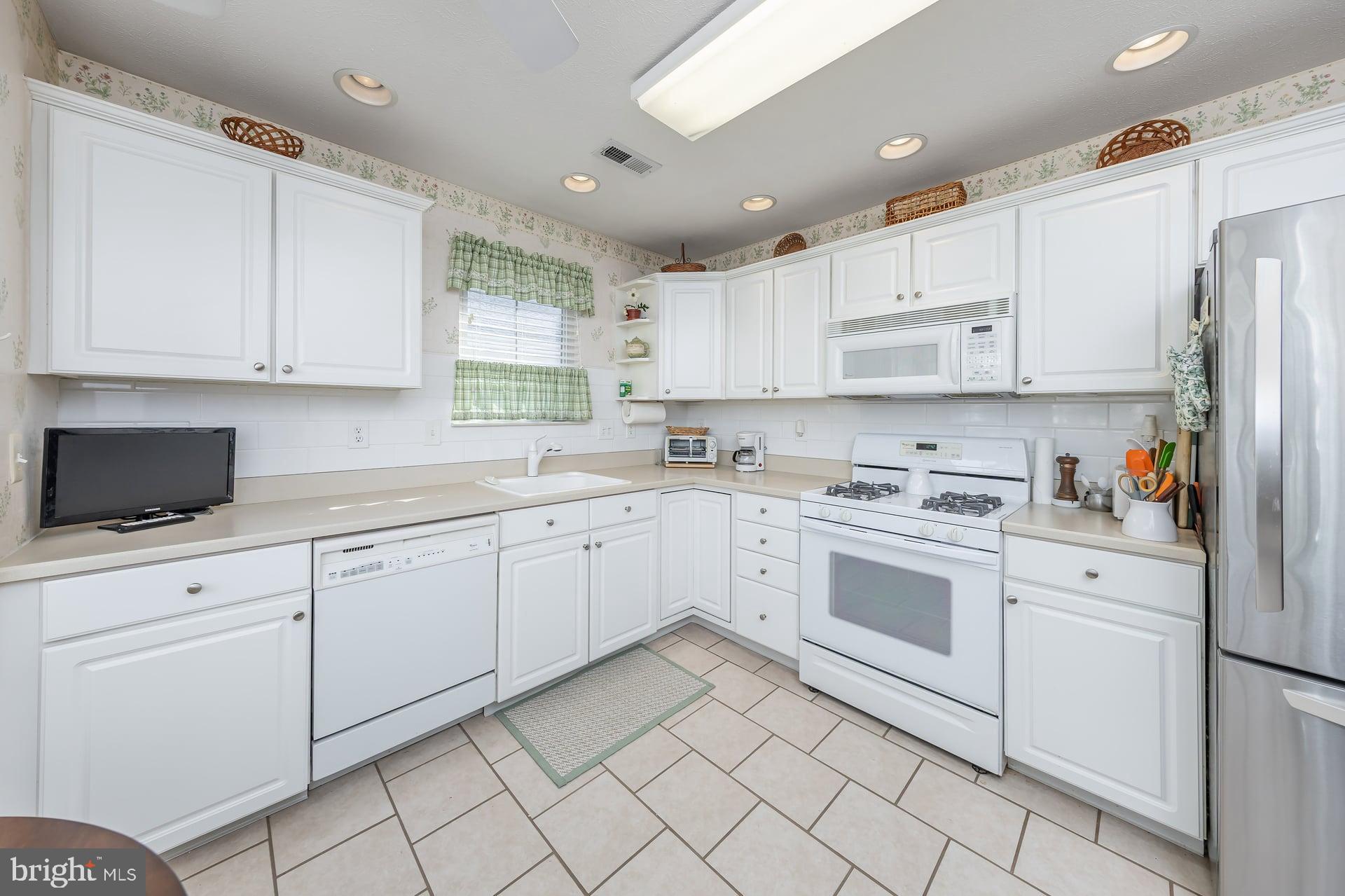 46 Nature Lane Sewell, NJ 08080 - Photo 13 of 18