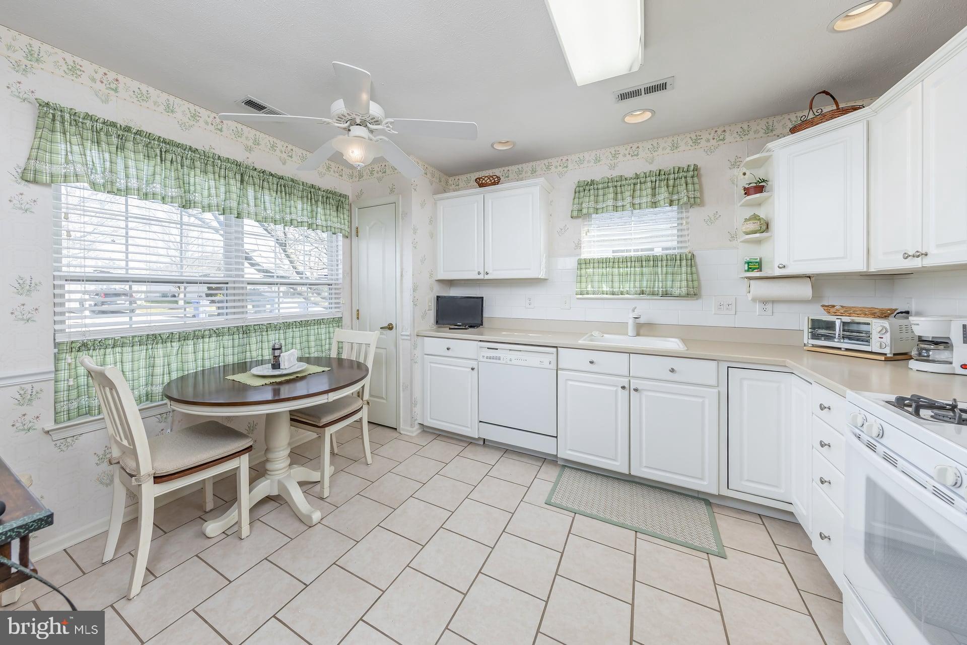 46 Nature Lane Sewell, NJ 08080 - Photo 14 of 18