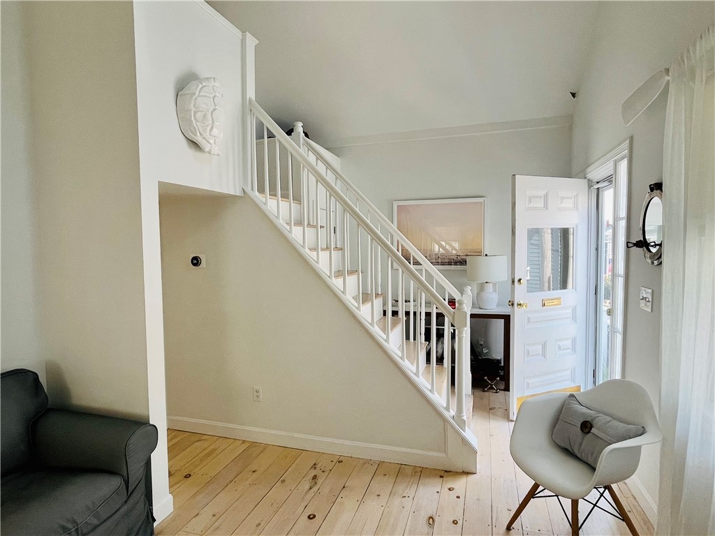 39 Pope Street Newport, RI 02840 - Photo 4 of 26
