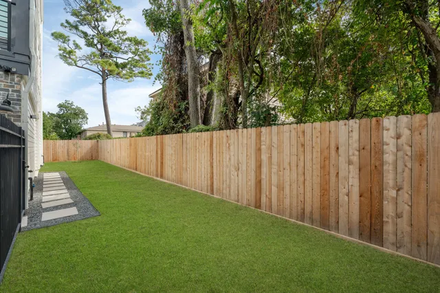 $2,800 | 717 Janisch Road, Unit H, Houston, TX 77018