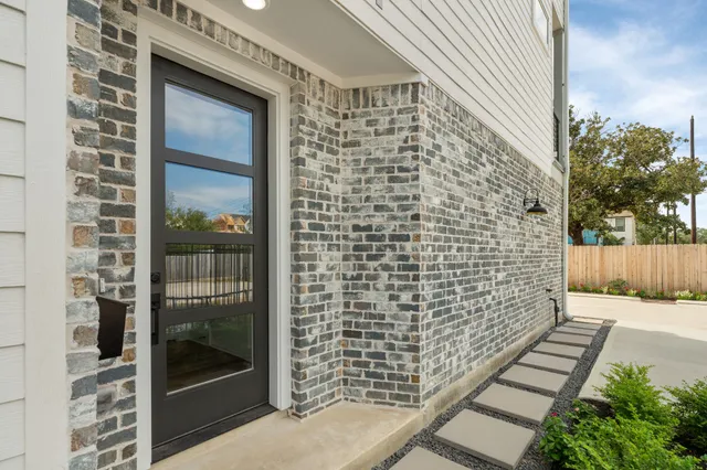 $2,800 | 717 Janisch Road, Unit H, Houston, TX 77018