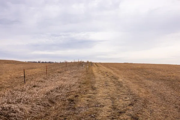 $1 | 1587 18th Avenue Northwest, Turtle Lake, ND 58575