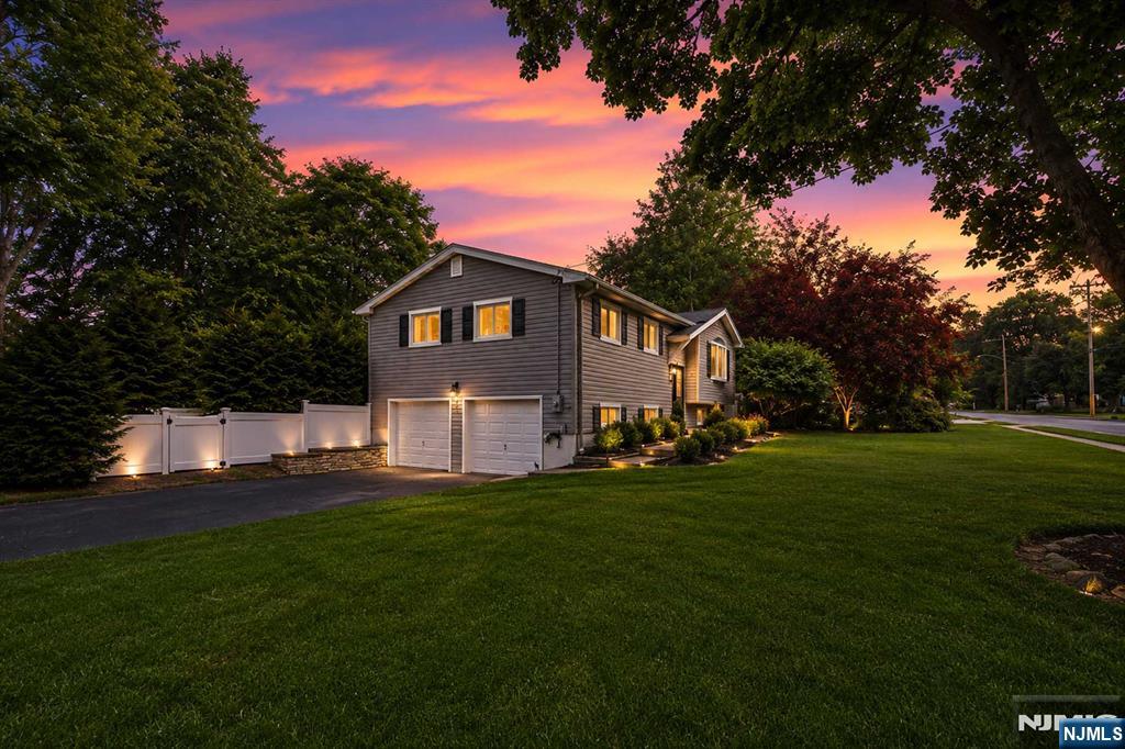 34 North Middletown Road Montvale, NJ 07645 - Photo 2 of 42