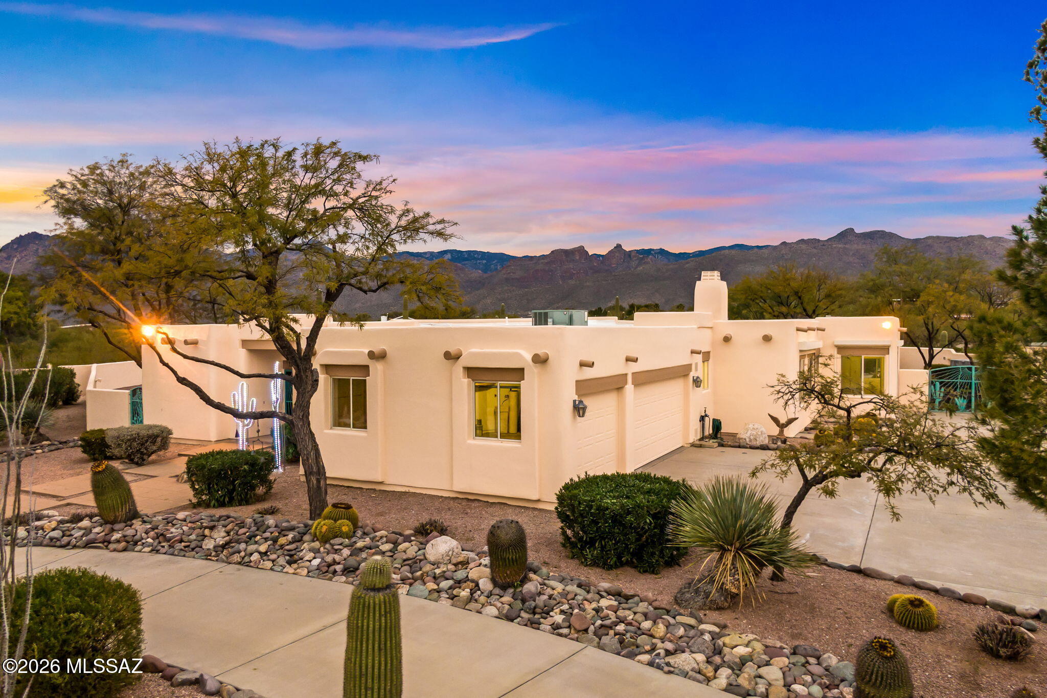 3655 North Harrison Road Tucson, AZ 85749 - Photo 4 of 51 a view of a house with a yard