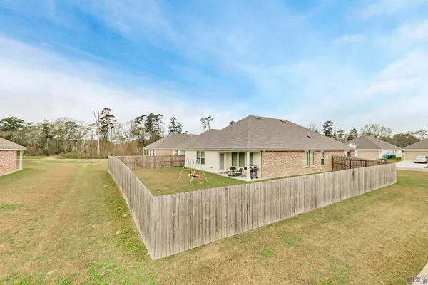 $299,900 | 7762 Joe Lynn Trail, Denham Springs, LA 70726