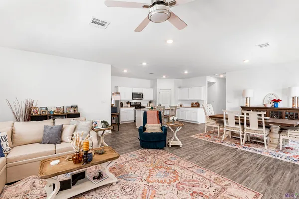 $299,900 | 7762 Joe Lynn Trail, Denham Springs, LA 70726