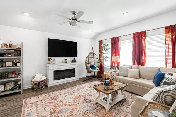 $299,900 | 7762 Joe Lynn Trail, Denham Springs, LA 70726