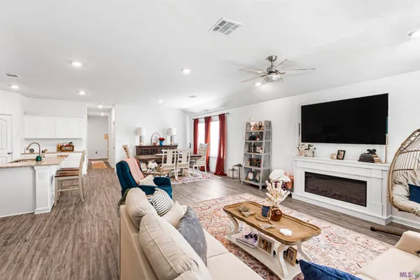 $299,900 | 7762 Joe Lynn Trail, Denham Springs, LA 70726