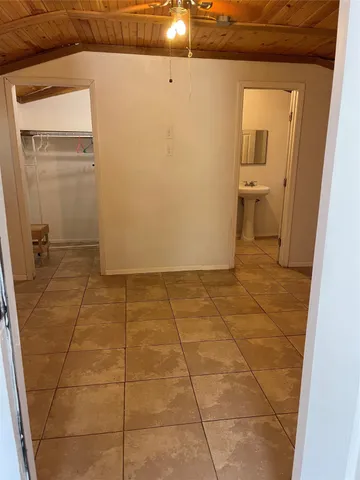 $995 | 1472 1/2 Godwin Street, Houston, TX 77023