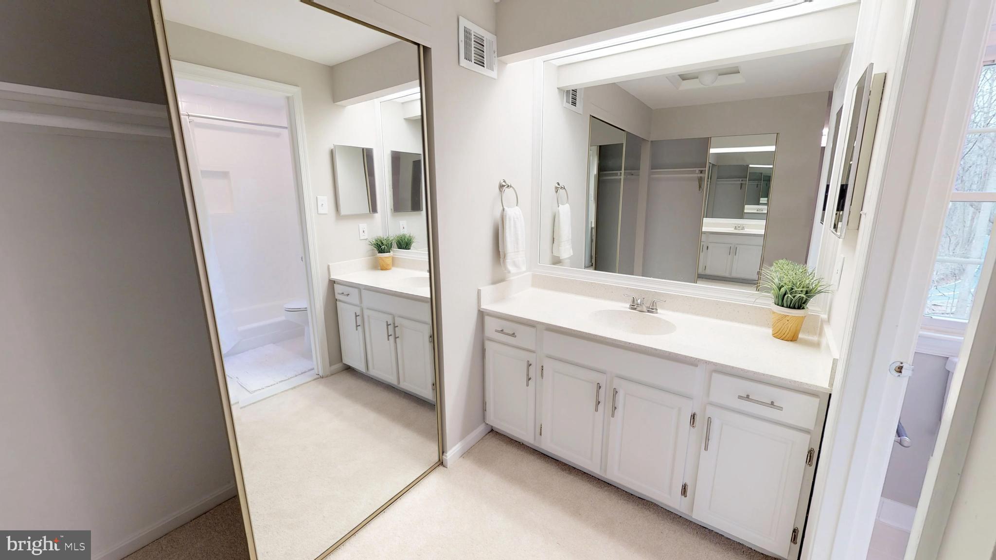 1805 Batten Hollow Road Vienna, VA 22182 - Photo 21 of 42 Master Dressing Area