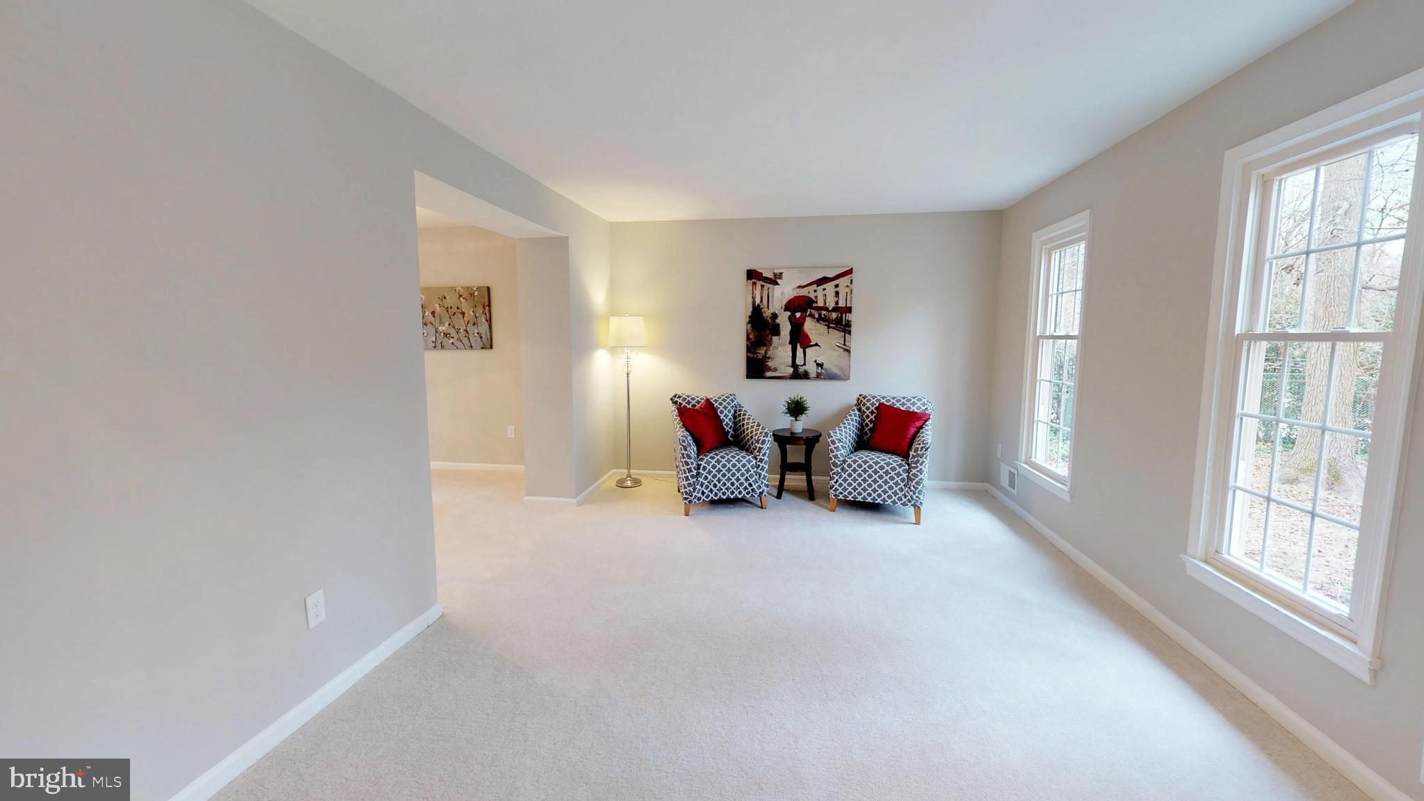 1805 Batten Hollow Road Vienna, VA 22182 - Photo 4 of 42 Living Room