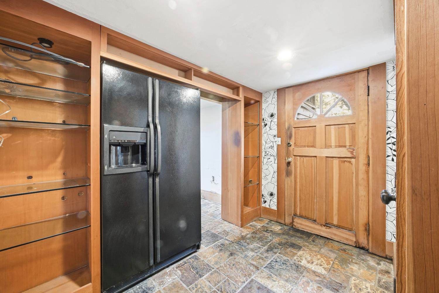 2013 Ninth Street Berkeley, CA 94710 - Photo 22 of 38 a view of an empty room