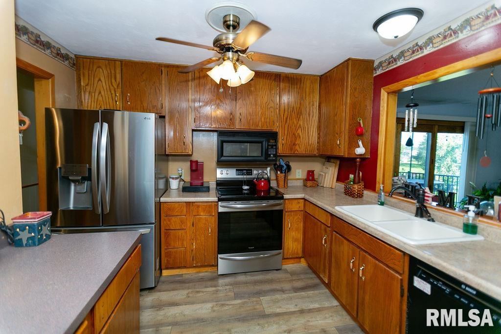 208 Lake Road Eureka, IL 61530 - Photo 12 of 43 Gallery Image 12