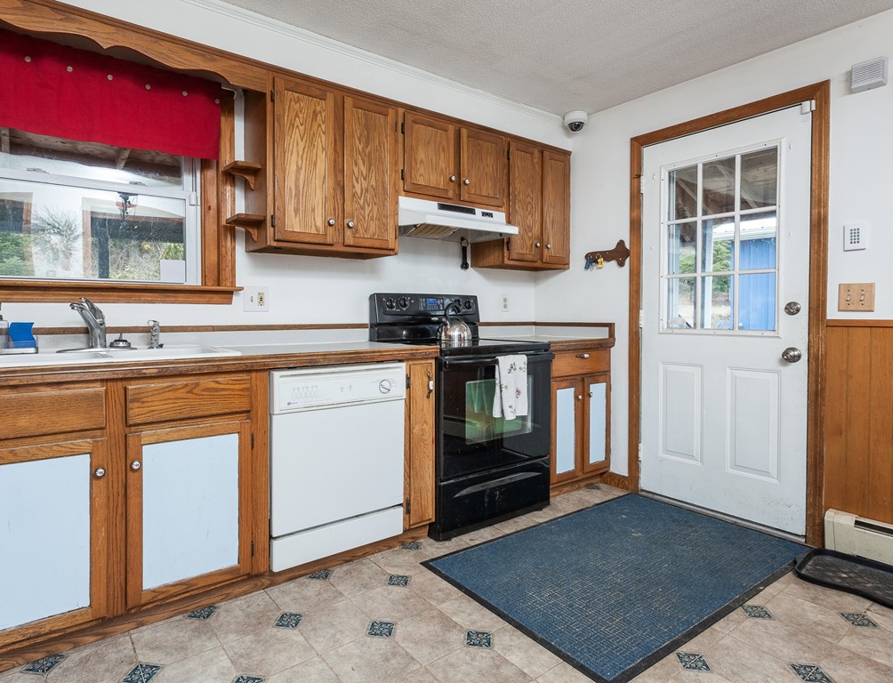 206 Boston Road Palmer, MA 01069 - Photo 15 of 30