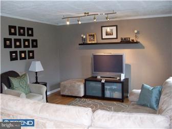 710 Chatham Road Fairless Hills, PA 19030 - Photo 2 of 9 Great Room