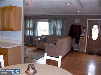 710 Chatham Road Fairless Hills, PA 19030 - Photo 6 of 9 Kitchen