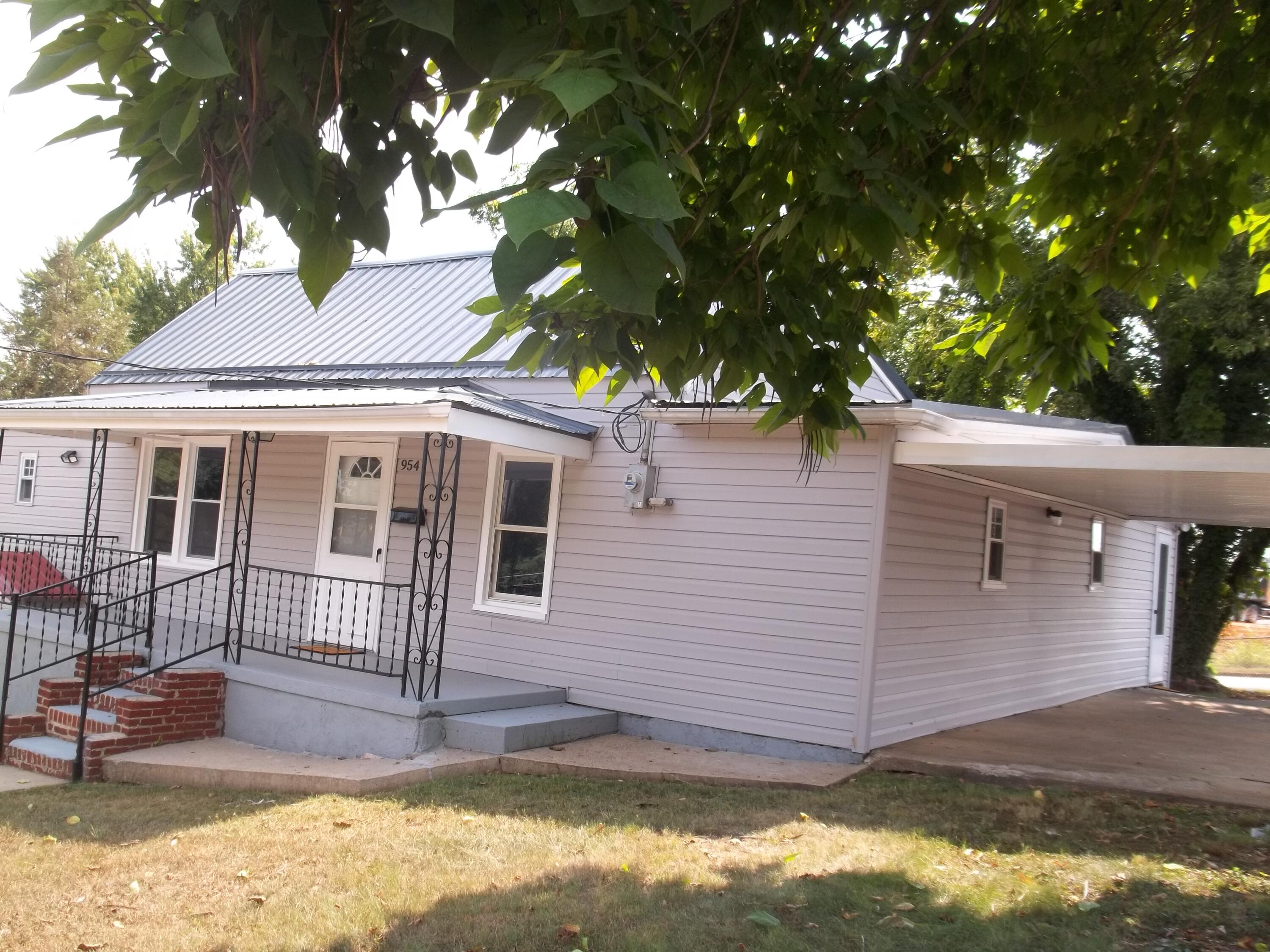 954 Riverside Avenue Kingsport, TN 37660 - Photo 1 of 28 101_0681