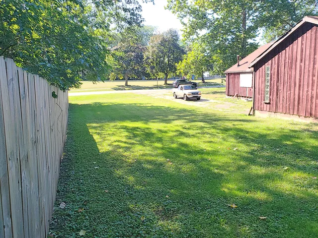 $175,000 | 407 Greenwood Drive, Round Lake, IL 60073