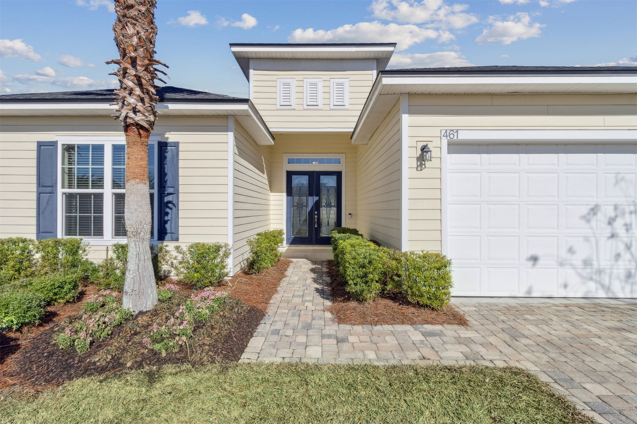461 Sargasso Street Fernandina Beach, FL 32034 - Photo 15 of 40 a front view of a house