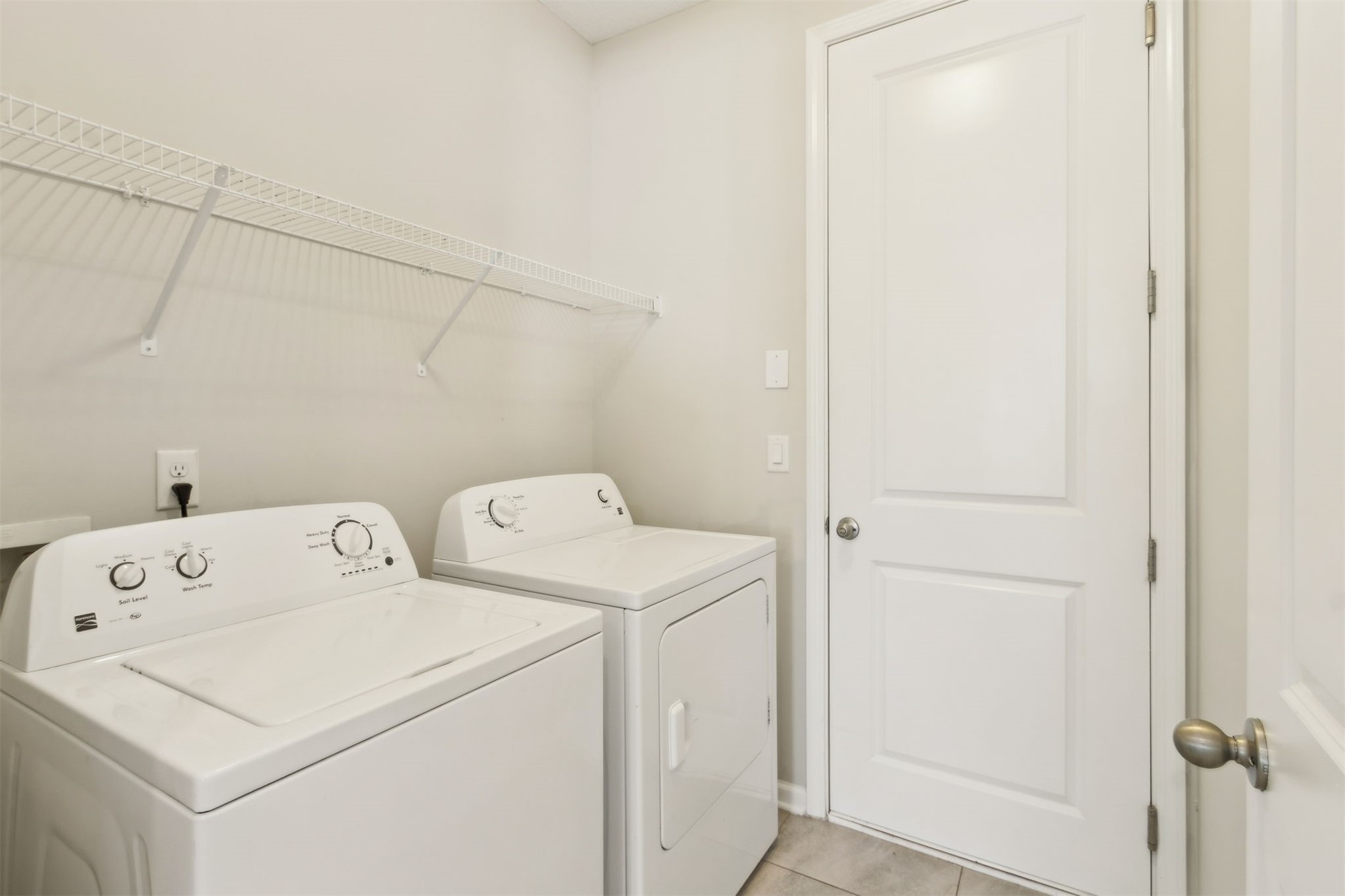 461 Sargasso Street Fernandina Beach, FL 32034 - Photo 19 of 40 a utility room with dryer and washer